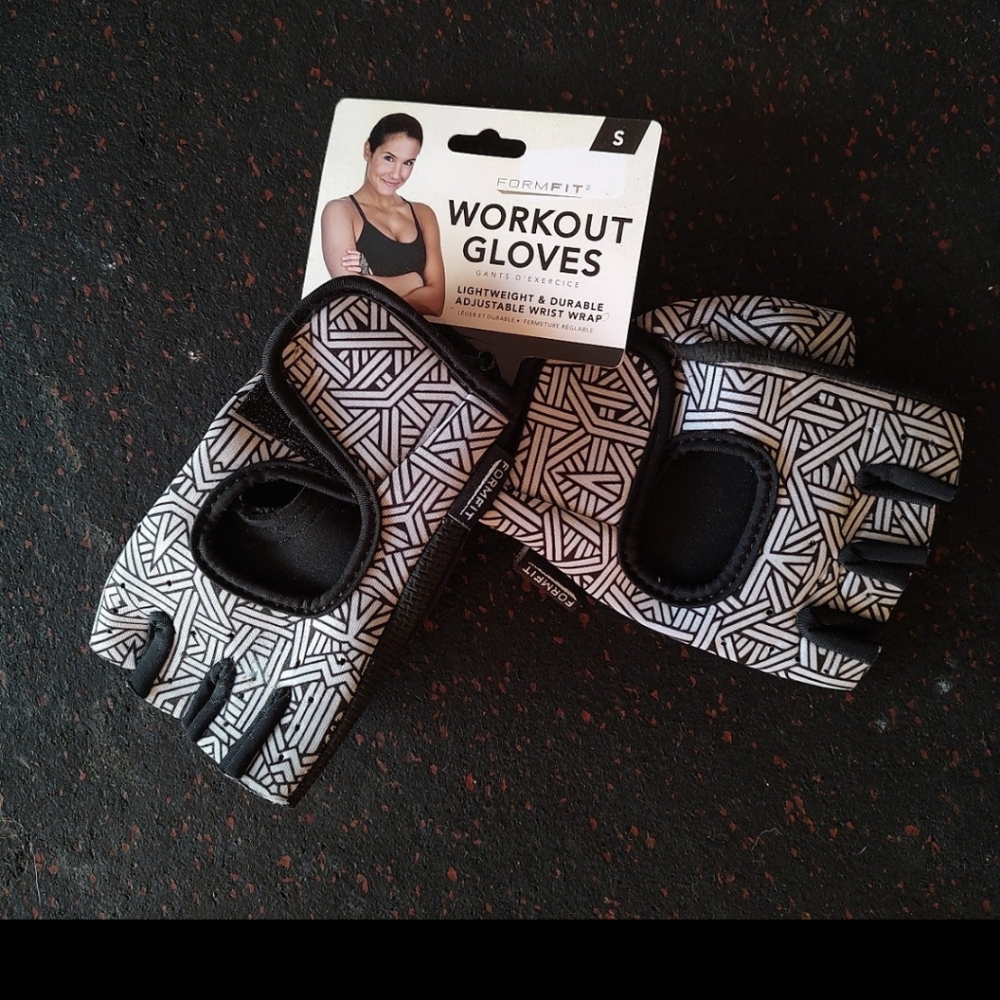 Women's small workout gloves